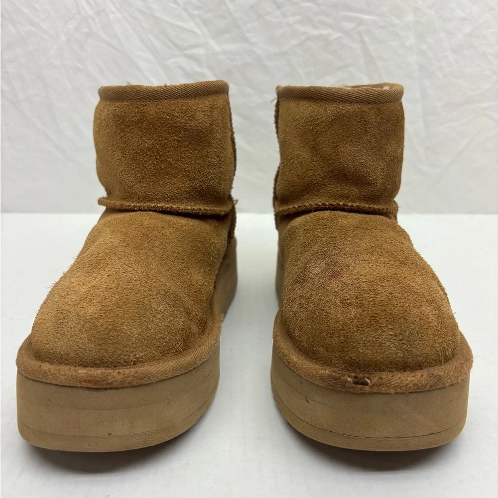 Ugg platform tang boots little girl sz2
